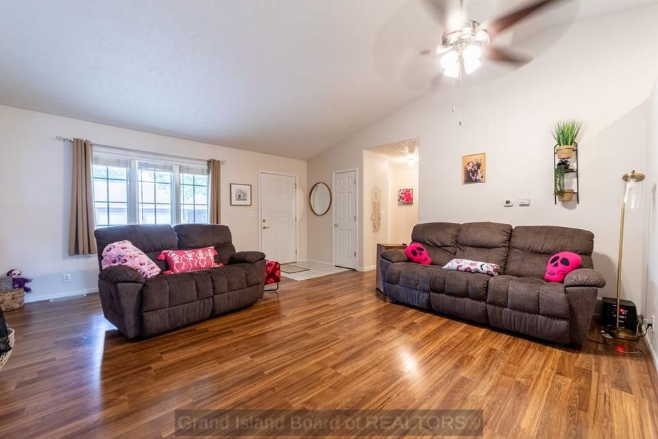 15 via trivoli grand island  ne 68803 a 2