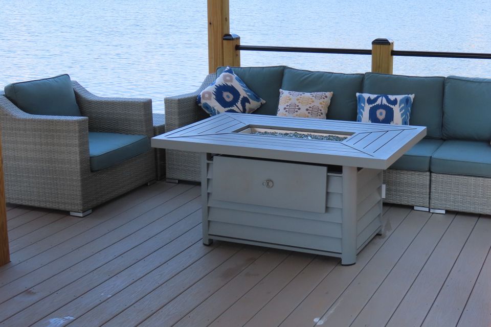 L26 seating area