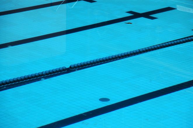 Swimming pool 1425322