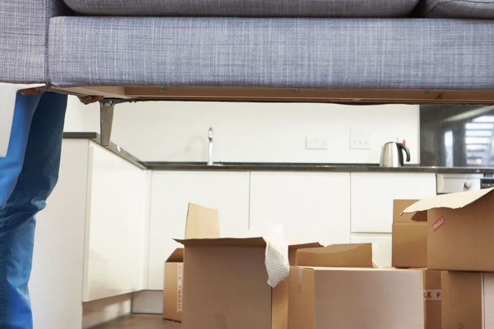 Move in out