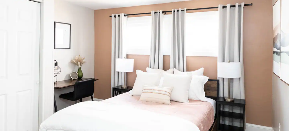 Oasis south on market airbnb bedroom 2
