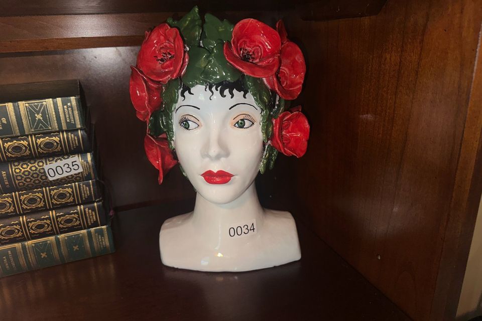 Vietri lady head vase
