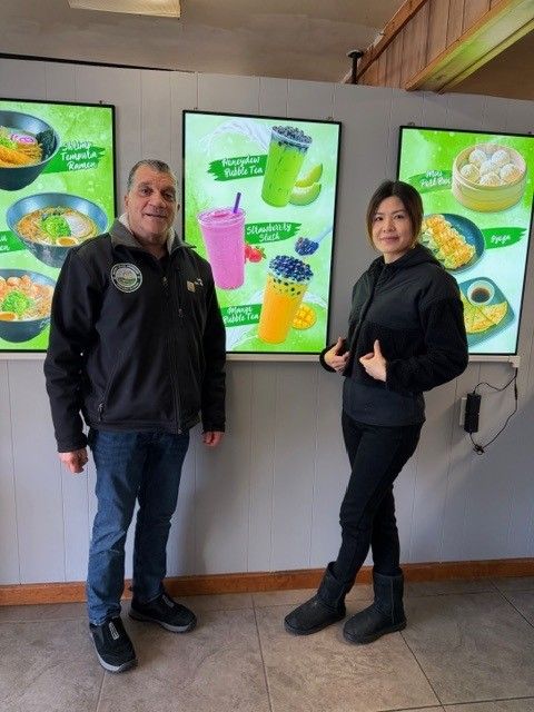 Mayor joe nicastro visits  sammie weng owner of asian express