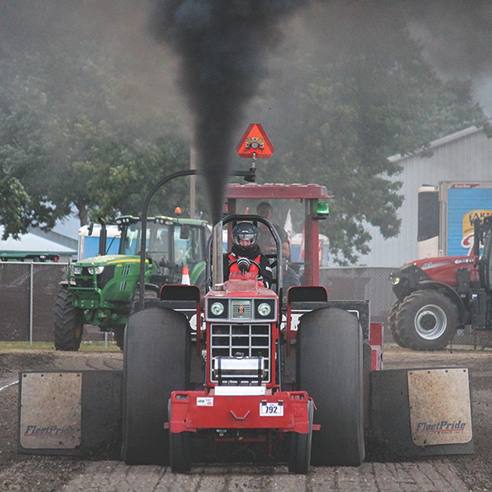 Tractor pull 1   color