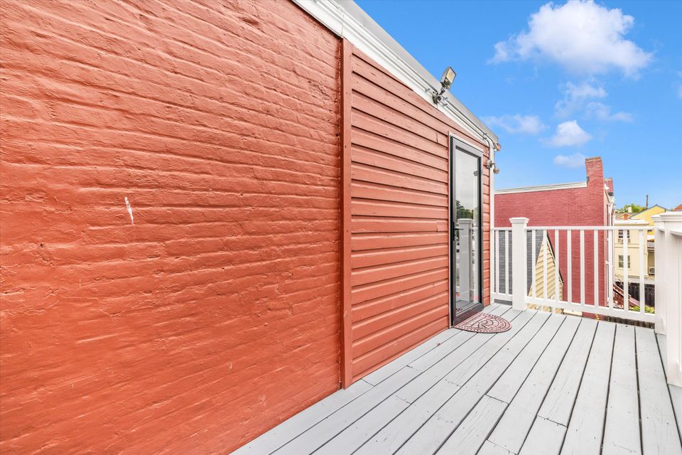 Exterior top deck