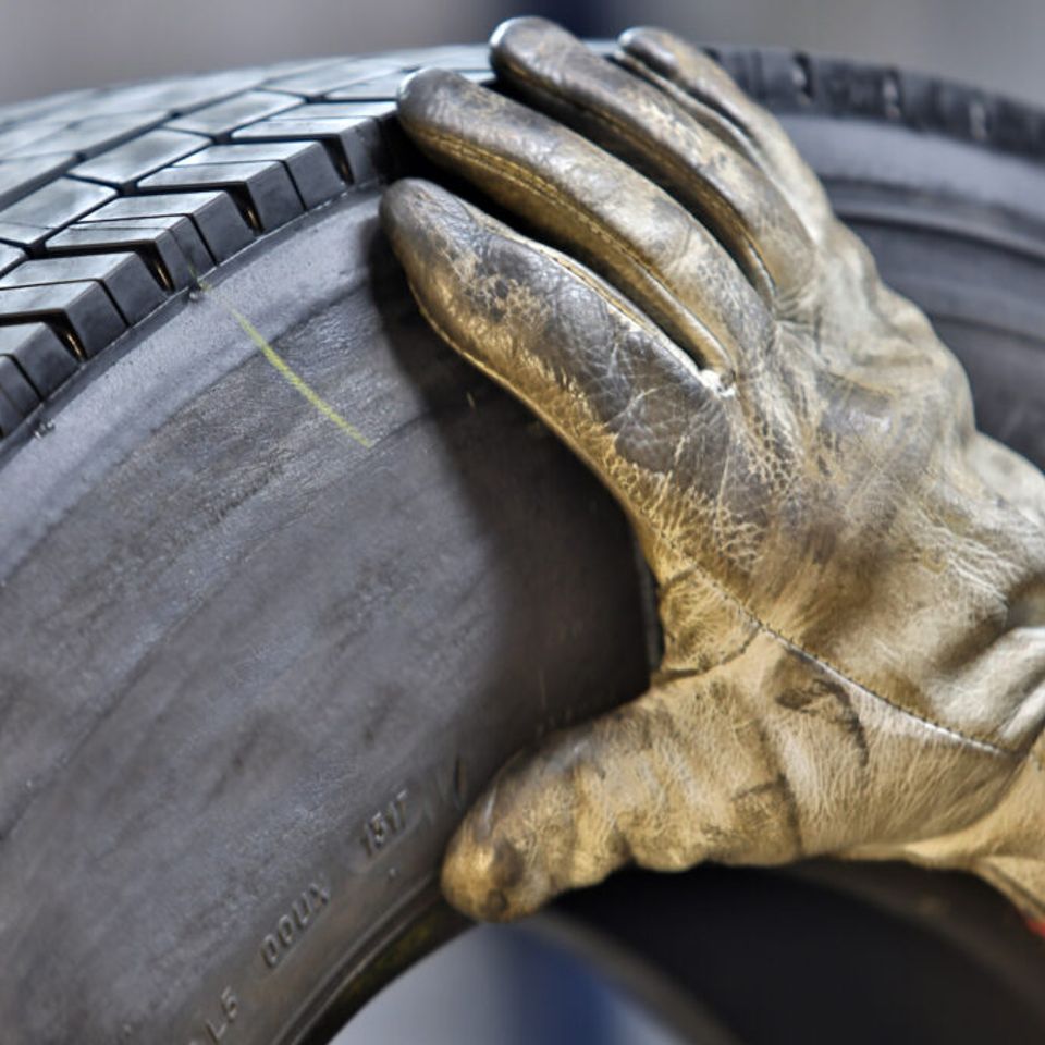 Checking tire retreading 1024x682