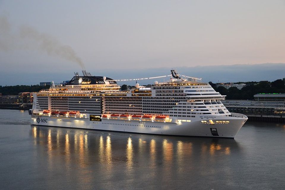 Cruise ship 3526709 640