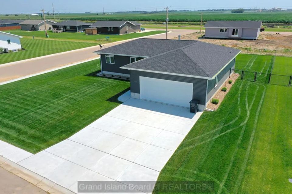 525 7th st phillips ne 68865e 1