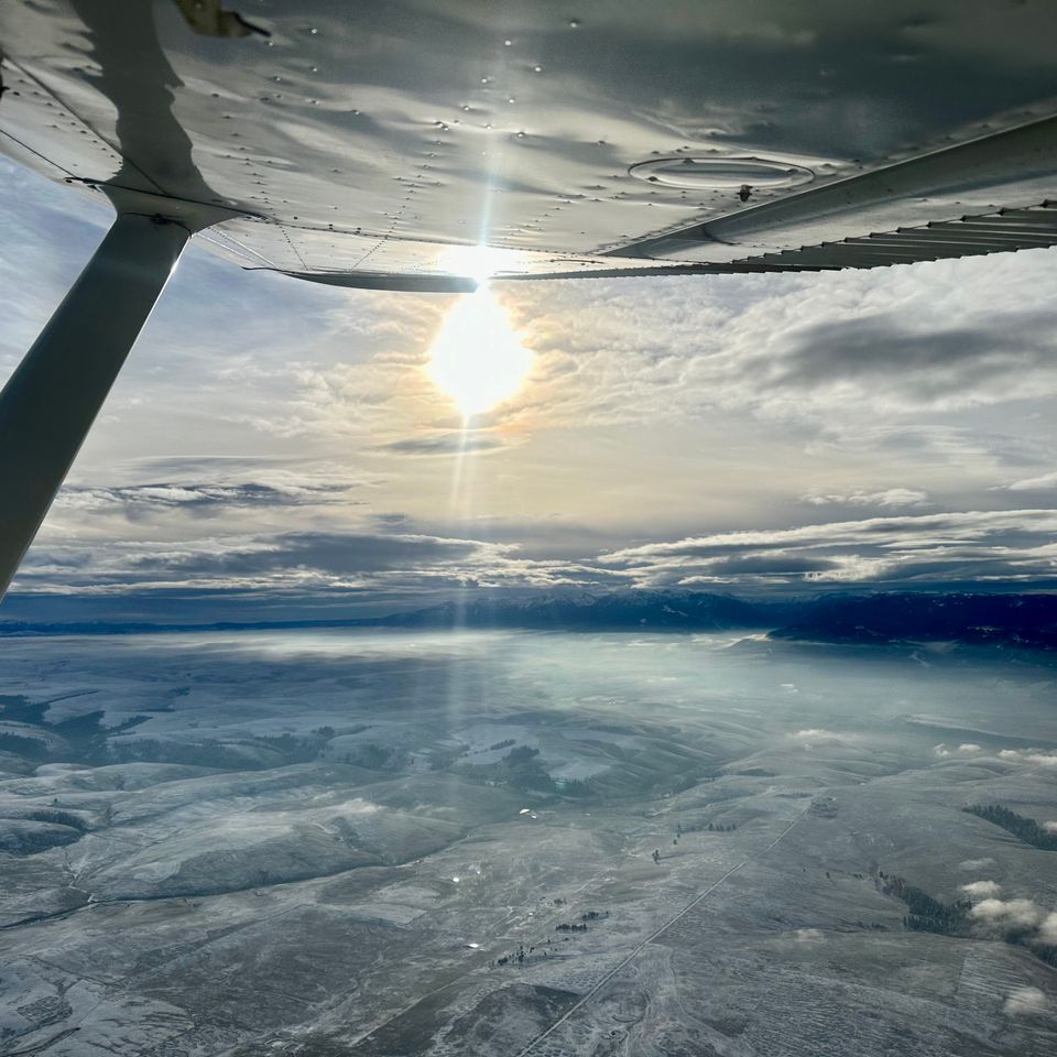 Hells Canyon Flight Instruction in Lewiston Idaho Flying Image 7 w-sun and snow