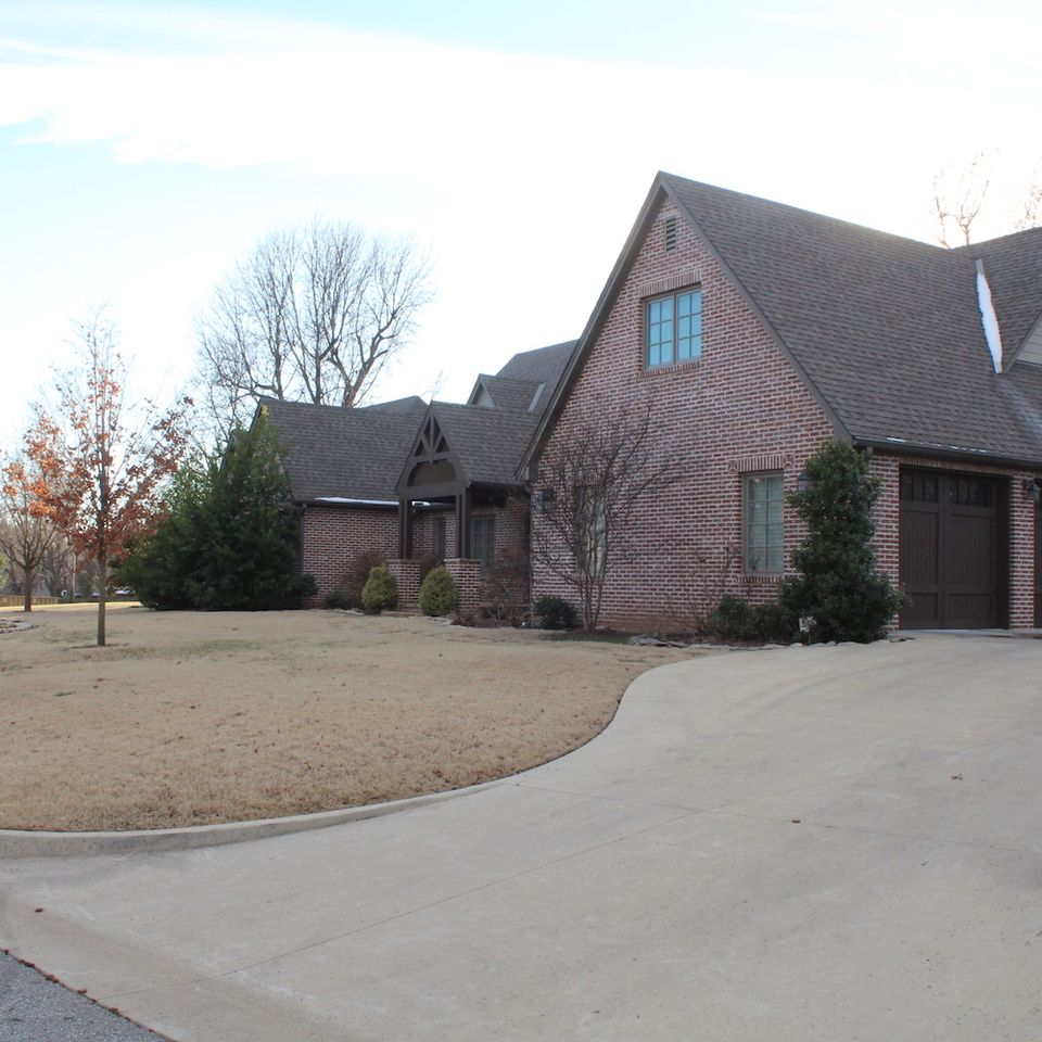 3d solutions general contractors   tulsa oklahoma   custom new home build residential construction brick exterior contemporary house builder 1