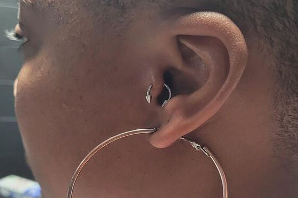 Barb tragus