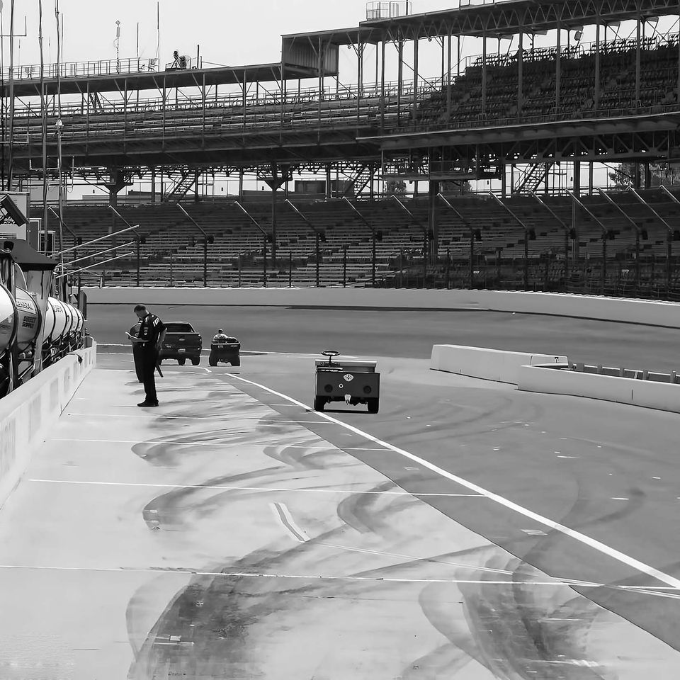 Idle pits at indy
