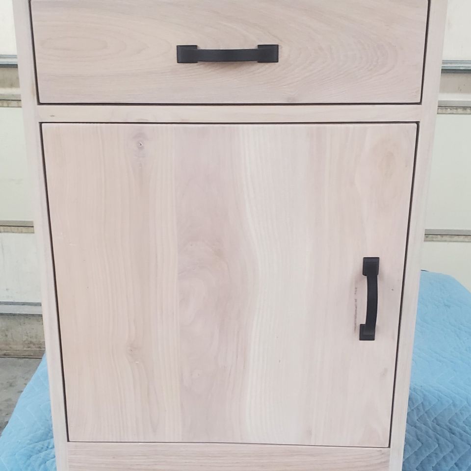 End table mf christmas  2024