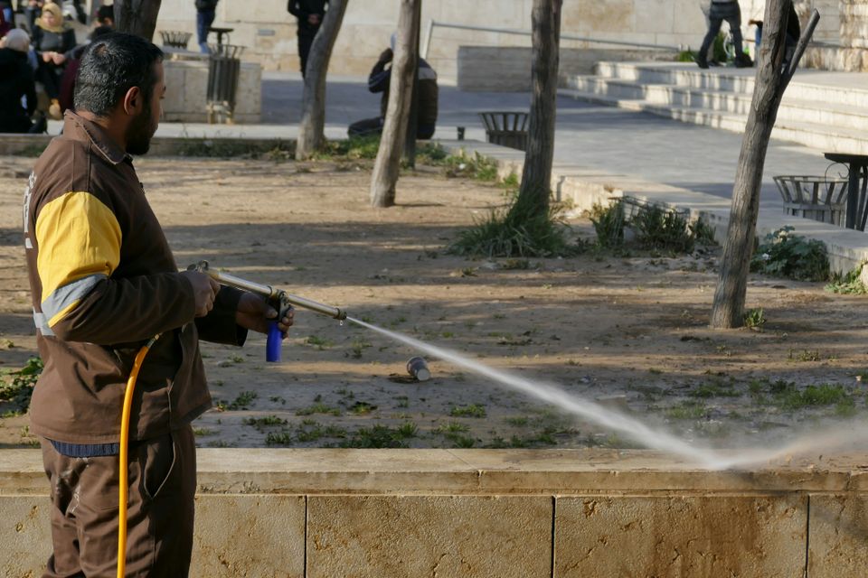 Photo 1581883579507 019c44b711cb