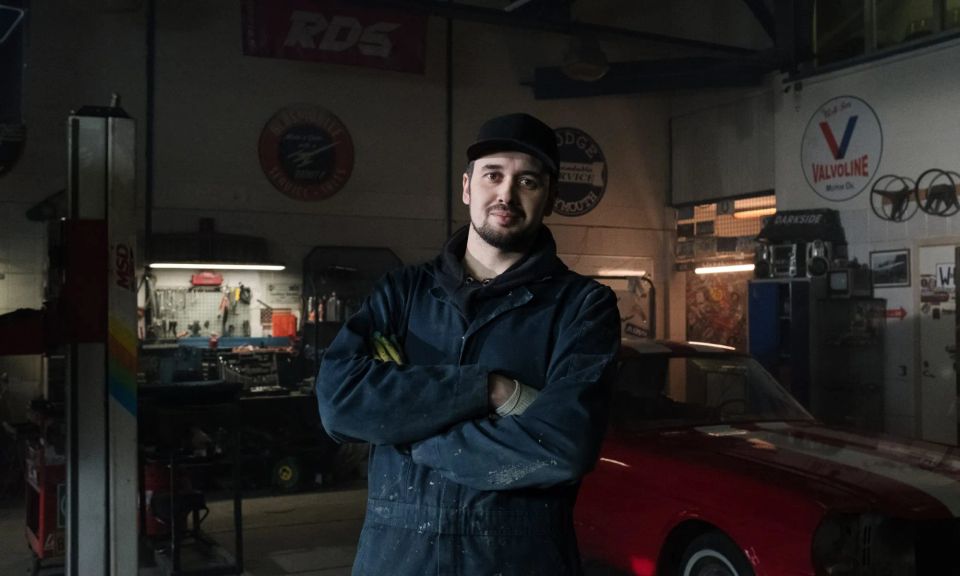 What does an automotive service technician do scaled 1