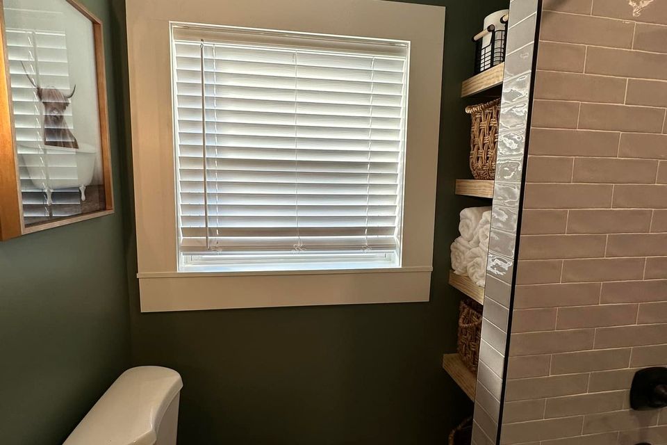 Florida home right bathroom3