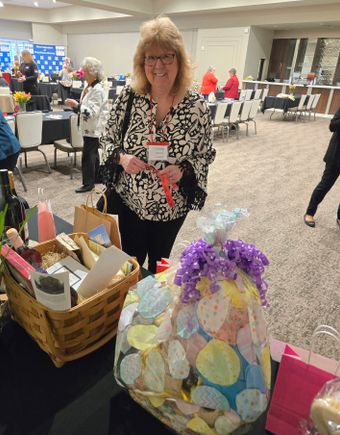 Having fun choosing baskets