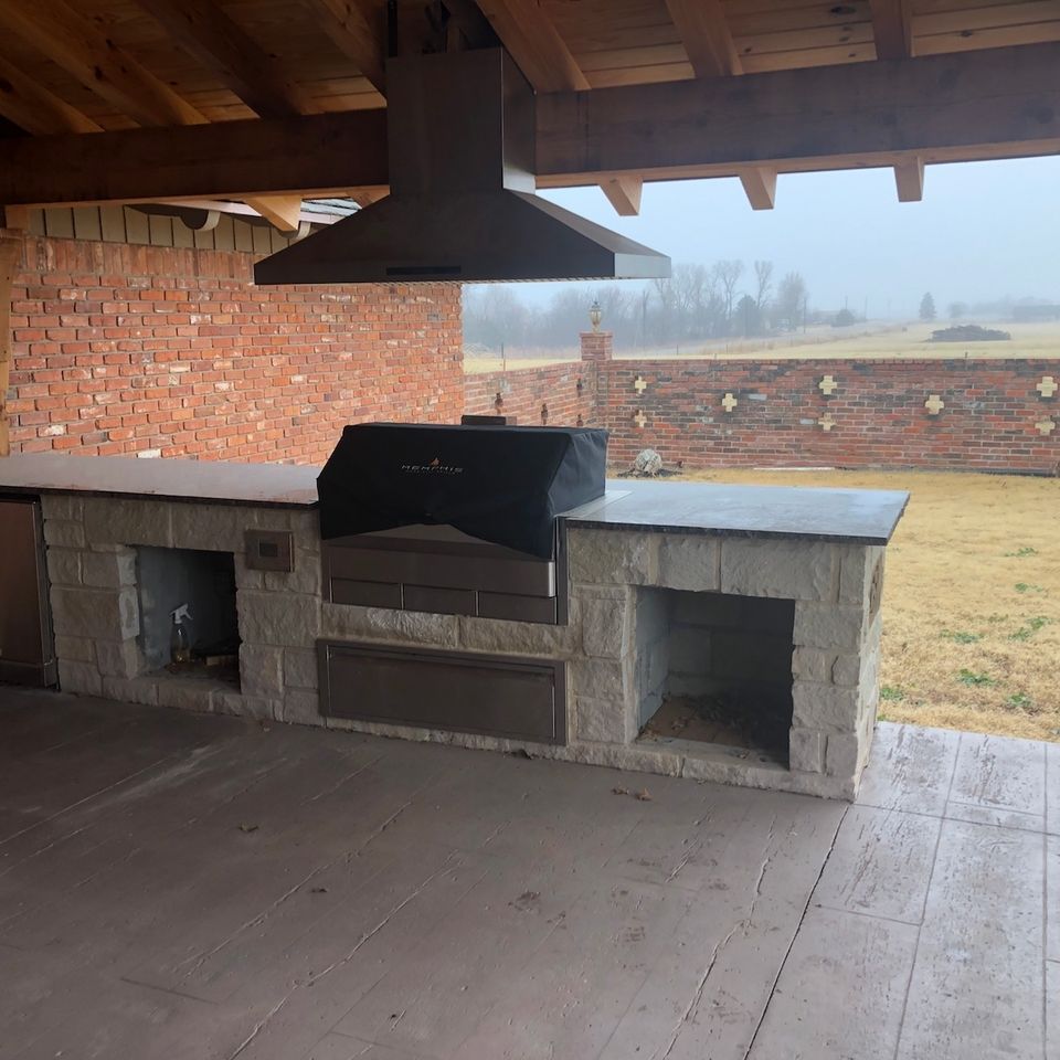 Select outdoor solutions  tulsa oklahoma  outdoor living patio outdoor kitchens  residential masonry outdoor kitchen contractor builder construction company  photo feb 06  3 12 39 pm