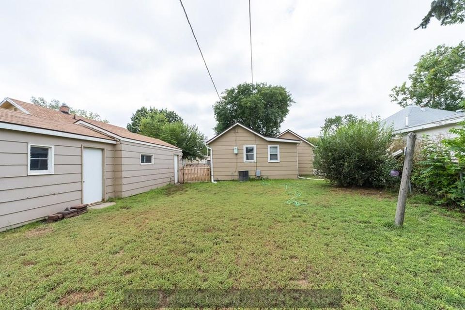 1824 w 10th st grand island b 9