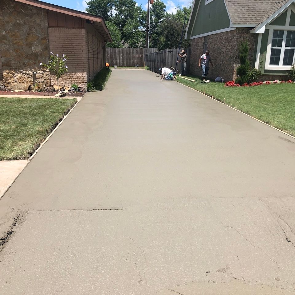 Select outdoor solutions  tulsa oklahoma  new concrete driveway replacement  engineered concrete driveway replacement repair contractor construction company  photo jun 12  1 11 08 pm