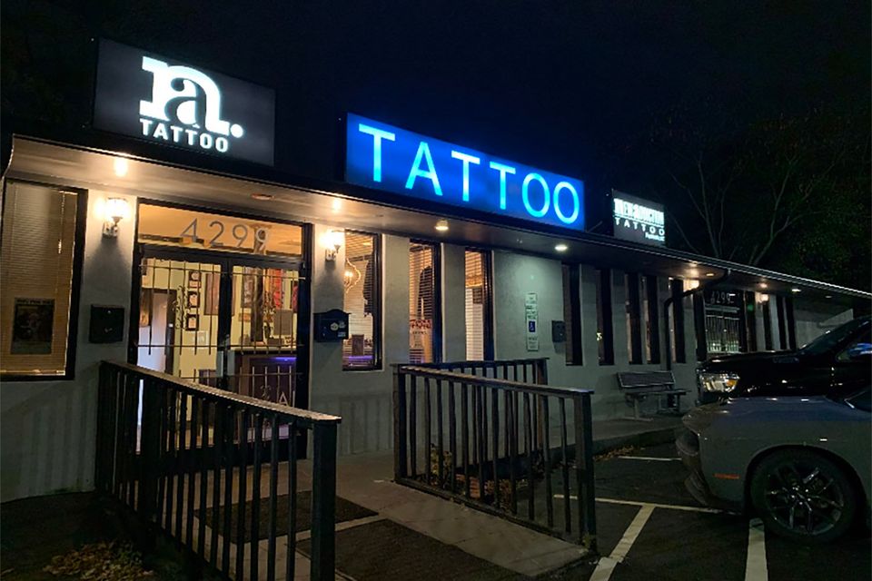 Na front entrance