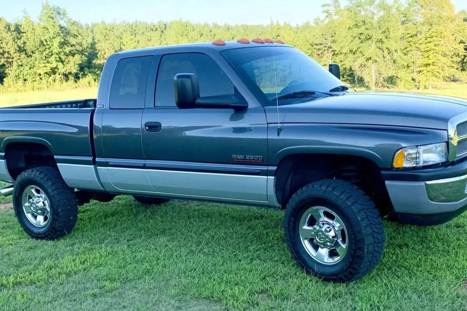 2002 dodge ram 2500 quad cab slt 4x4. bringatrailer 1