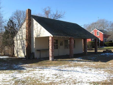 Elbert brown s service station