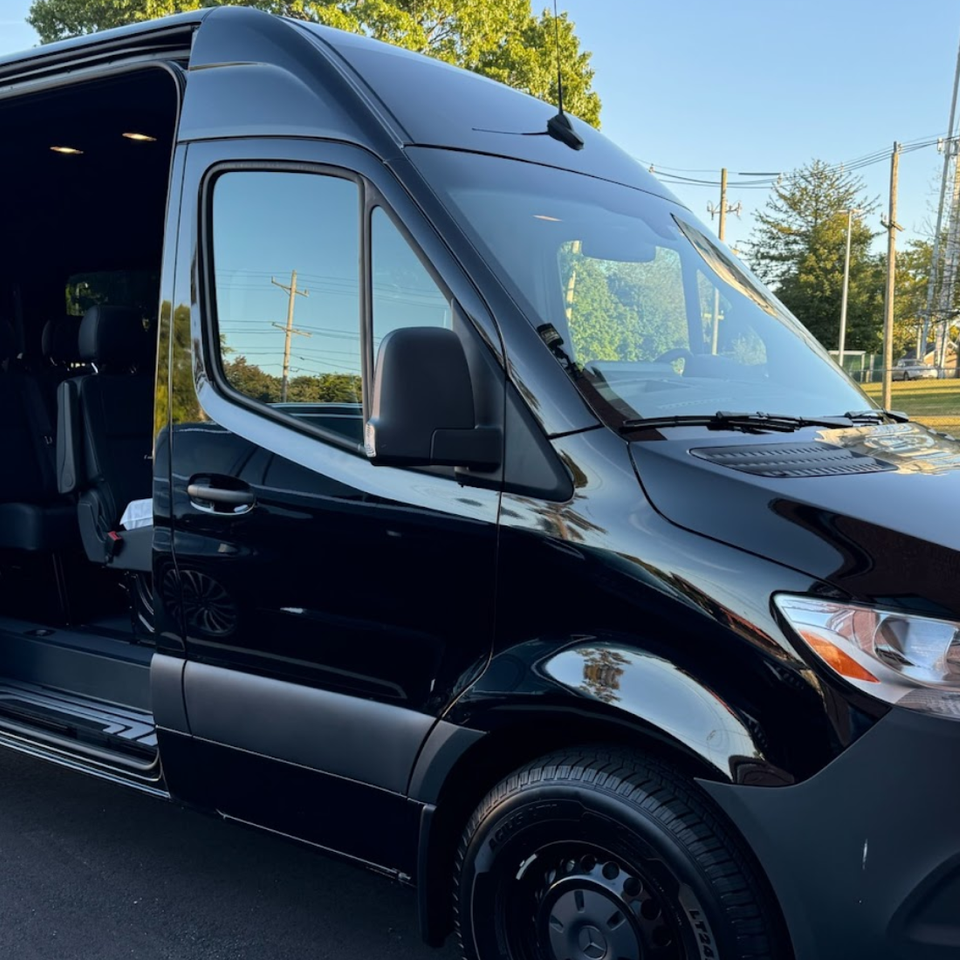 Sirch luxury transportation services  1900x1100