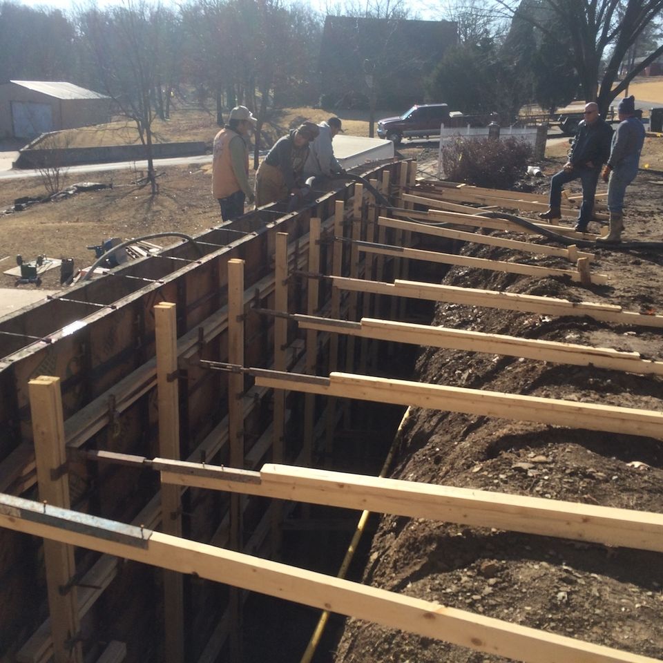 Select outdoor solutions   tulsa oklahoma   retaining walls   concrete retaining wall contractor builder construction company   large residential retaining wall   photo jan 08  11 16 01 am