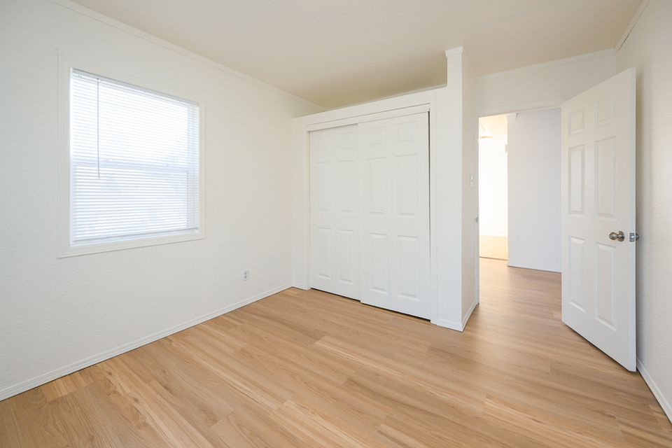 1908 cleveland blvd 25
