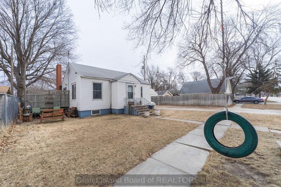 813 n adams grand island  ne 68803 d 9