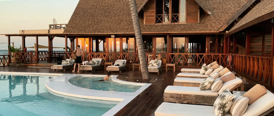Luxury hotel room free stay example