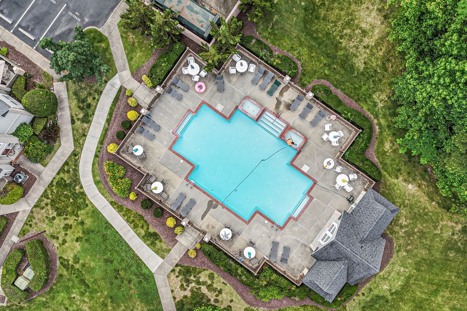 La fontaine  pool copy 2