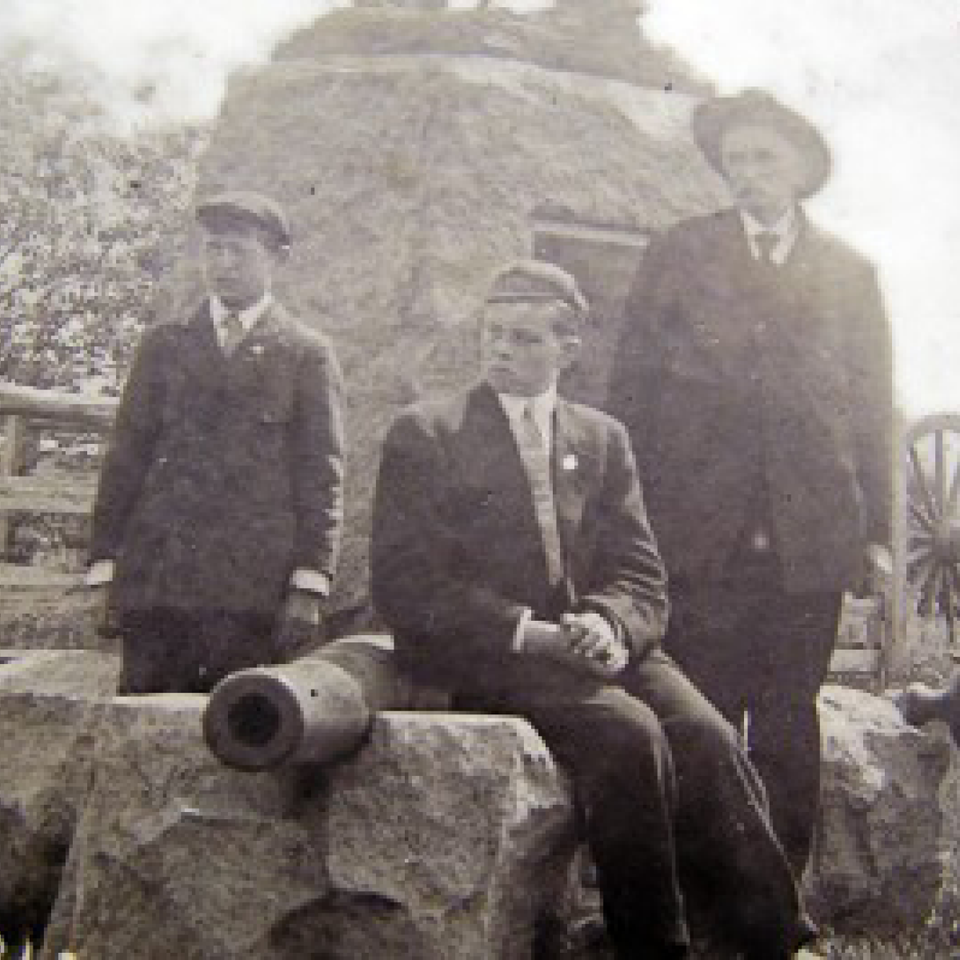 Gettysburg battlefield  late 1800s  veteran photo files520170915 20367 suvbcs