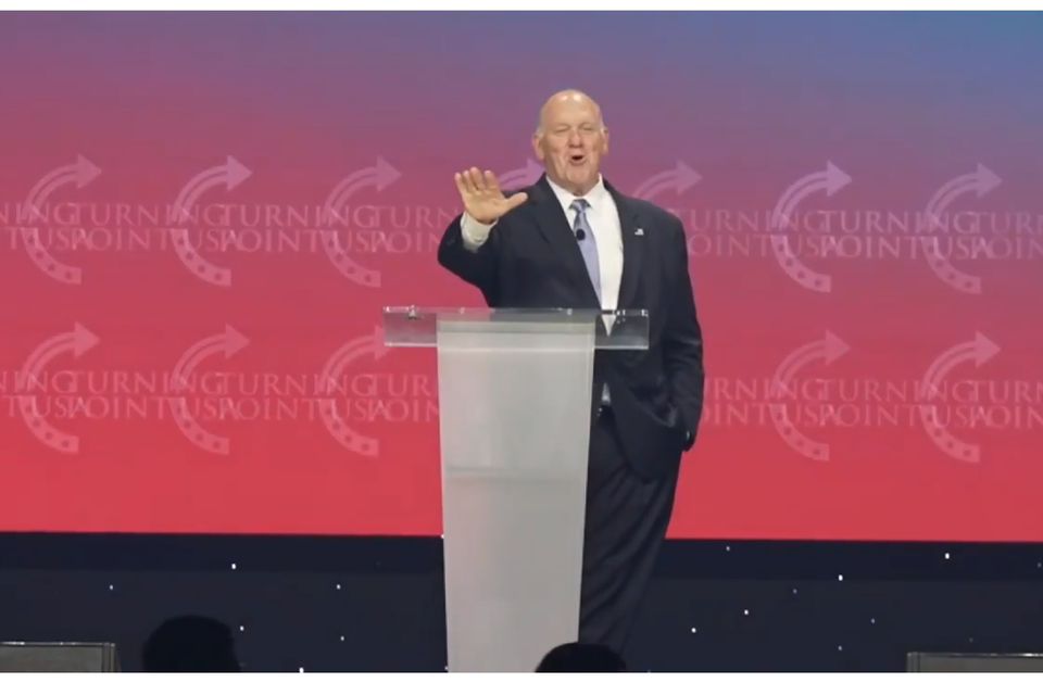 2025 07 20 17 58 20 trump border czar tom homan fires back at heckler during fiery speech fox news
