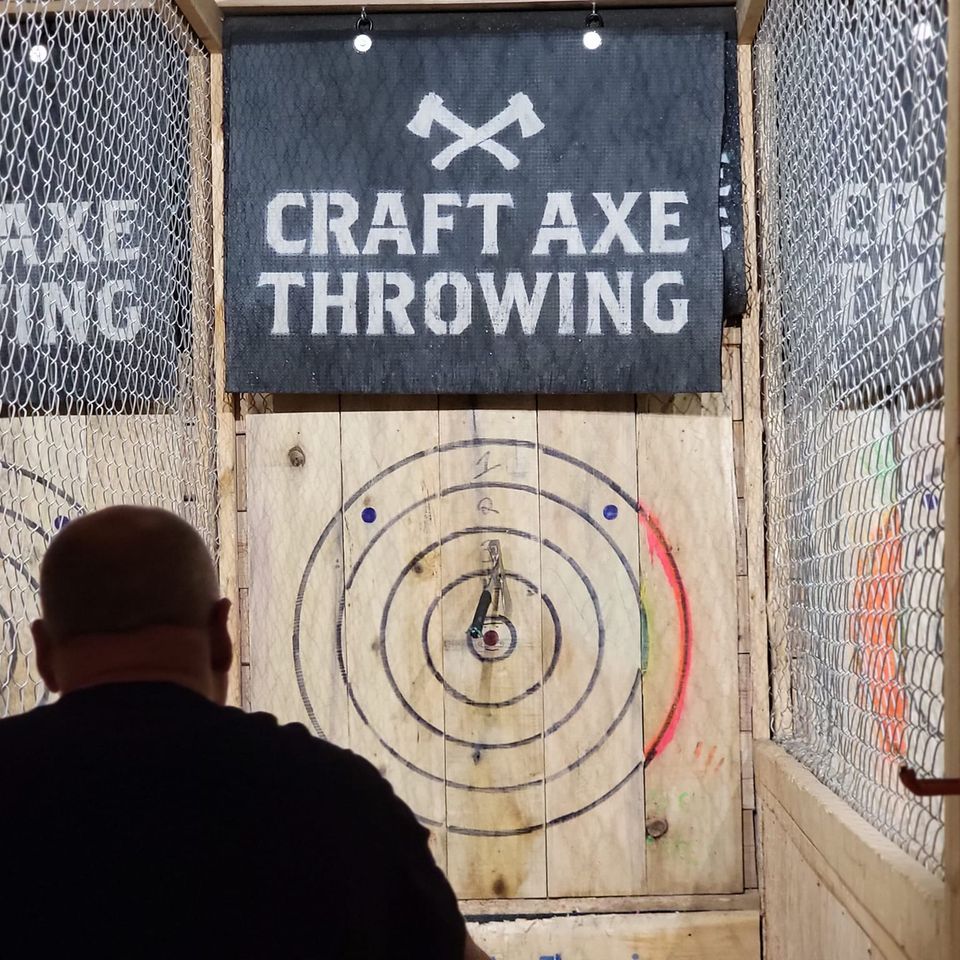 Axe throwing social7