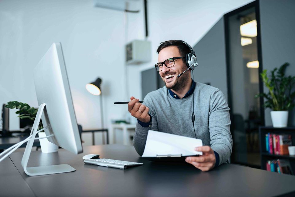 8 Sales Icebreakers To Help Level-Up Your Sales Pitch