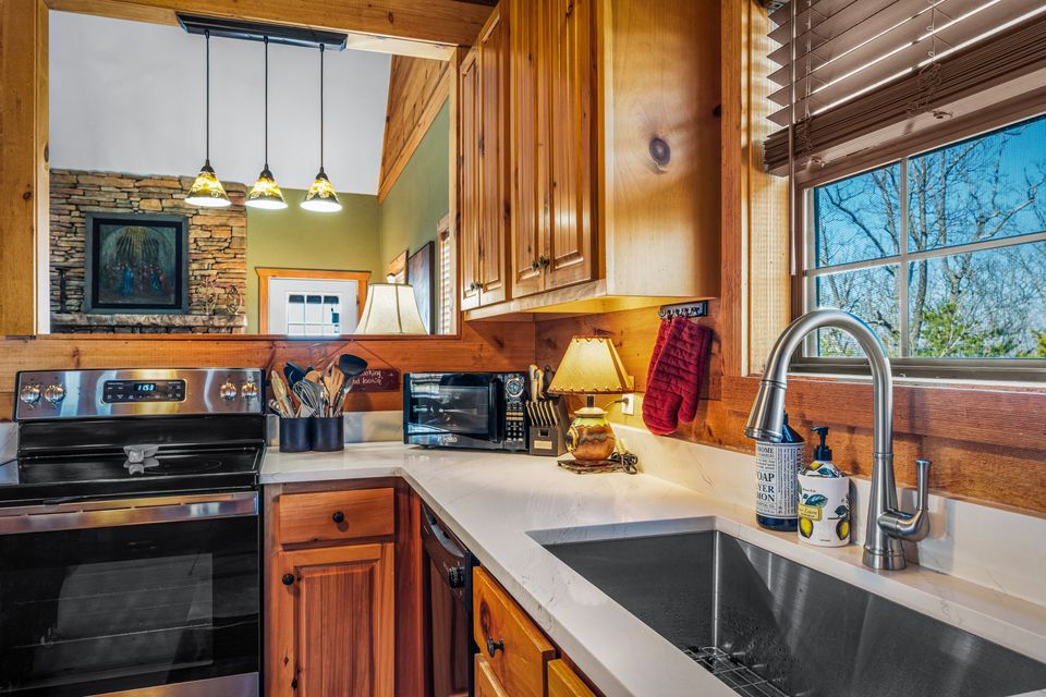 Breathless   kitchen.3