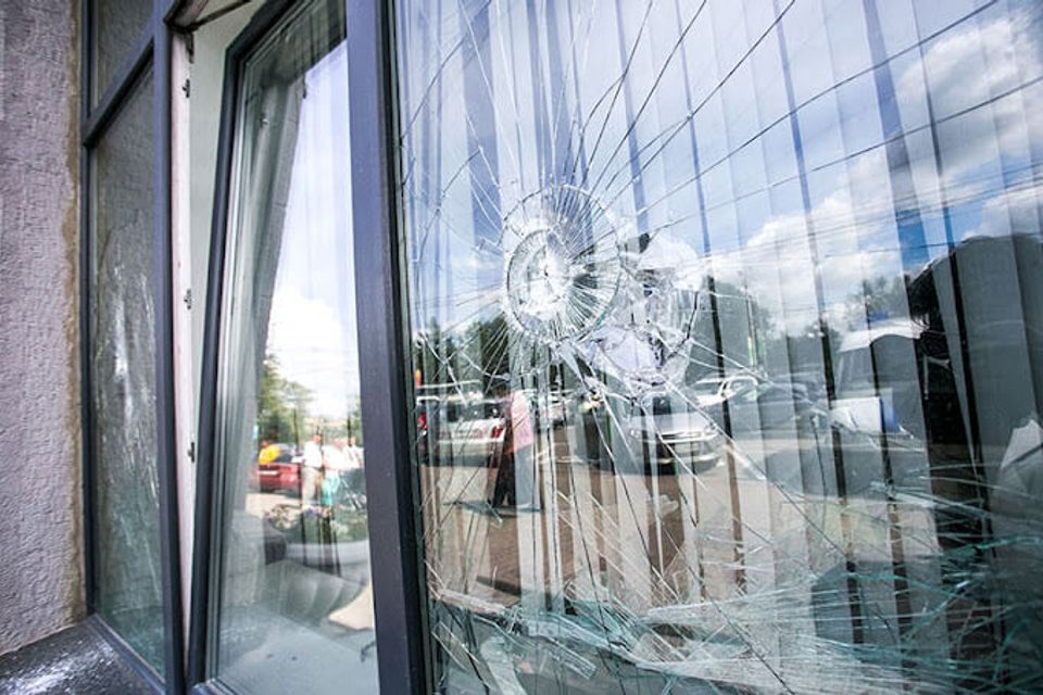 Commercial glass replacement
