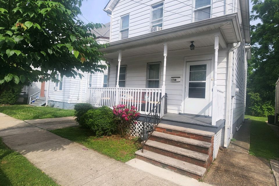 5 Bedrooms 55 Huntington Street, New Brunswick, NJ 08901 📍  Distance from Rutgers University 0.2 Miles 5 Bedrooms 2 Bathrooms