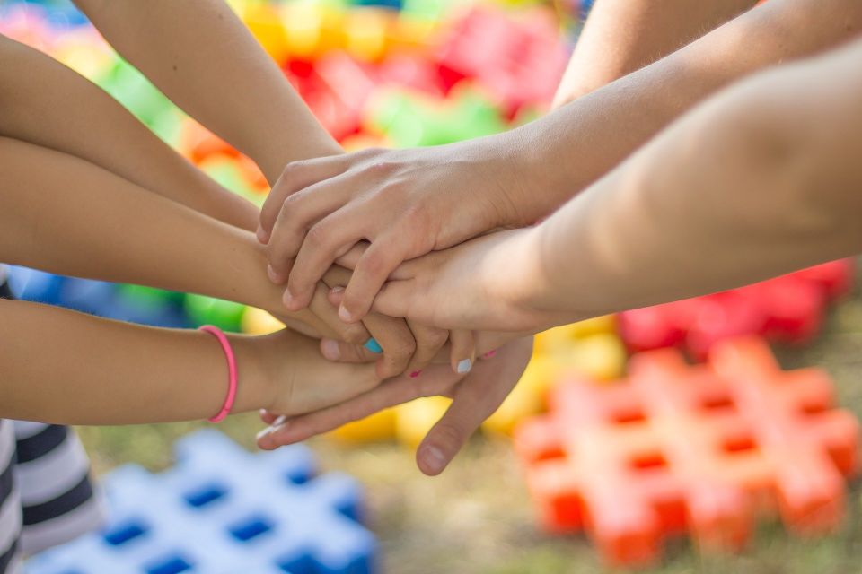 Hands geb7f01e52 1920