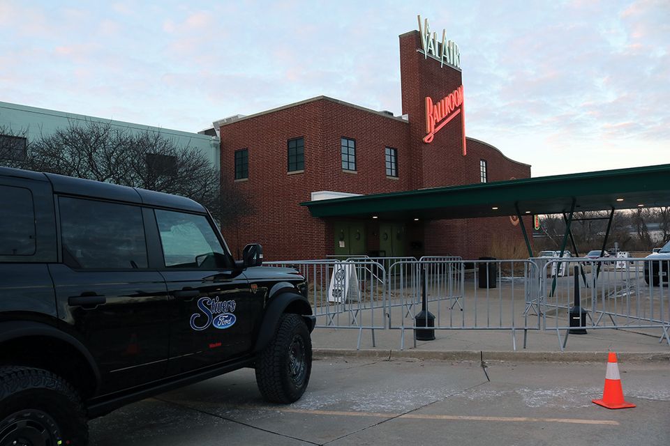 Outside bldg 7