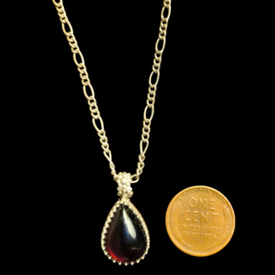 Mozambique garnet simple  80