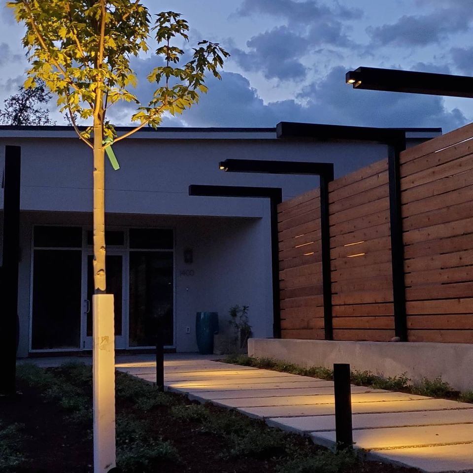 Accent landscape lighting in meridian id