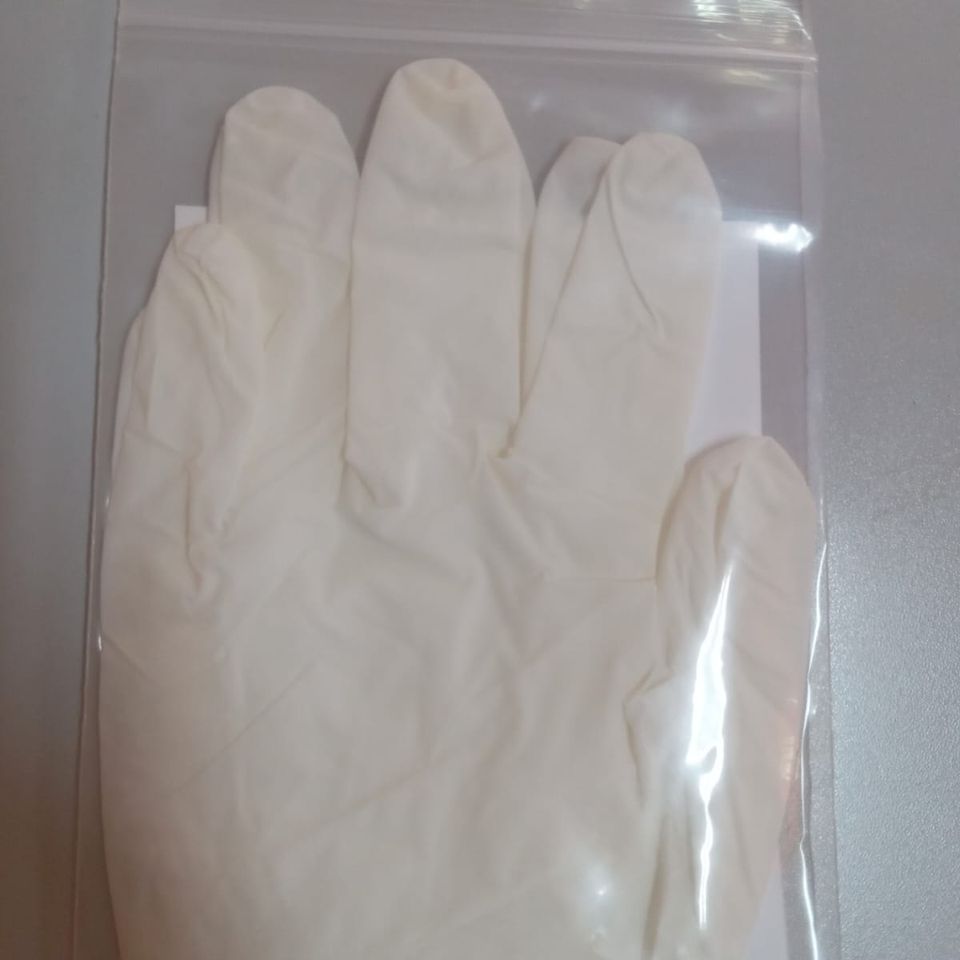 Latex powdered disposable gloves p2