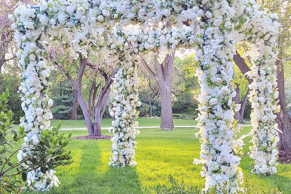 Flower arch chuppah thumb