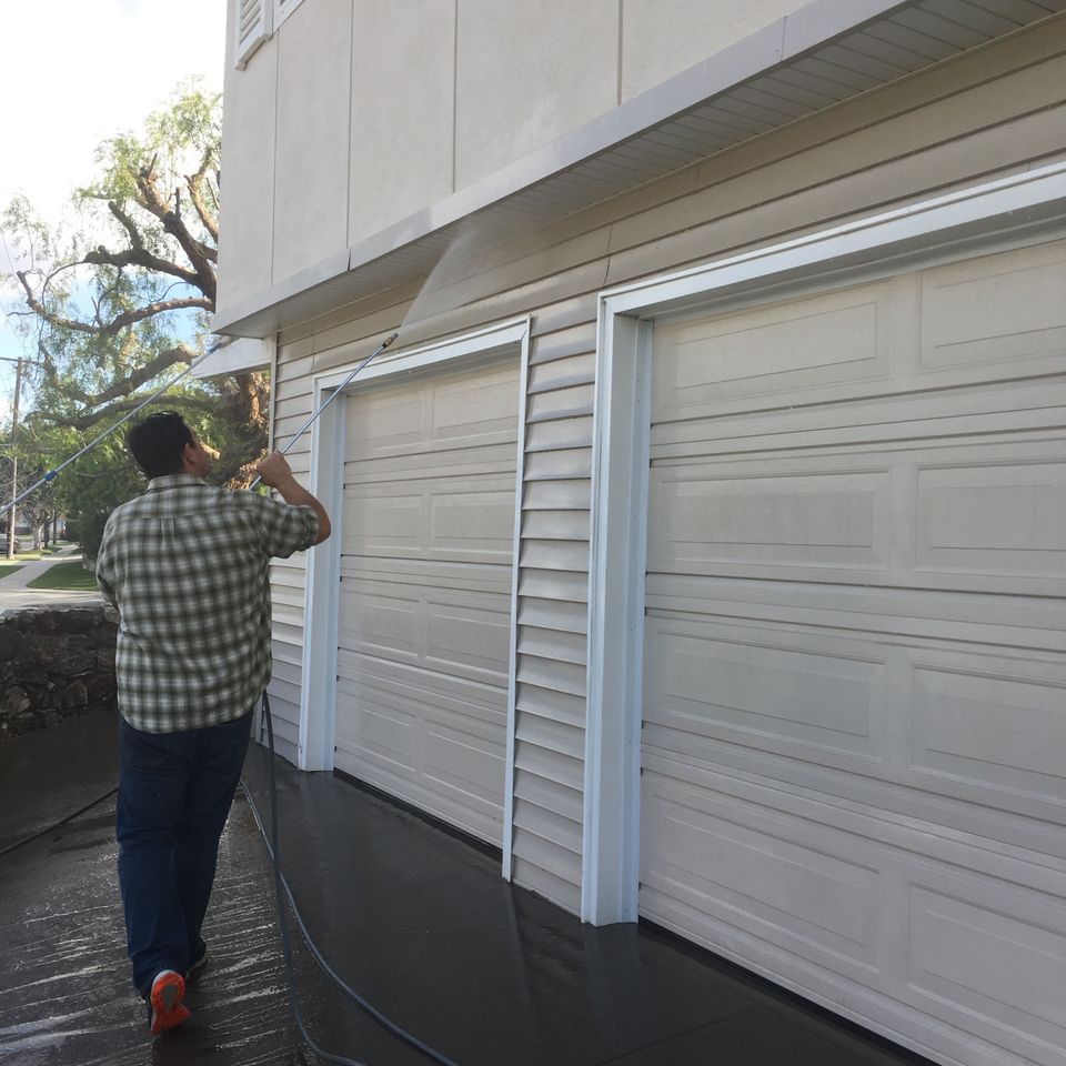 Home Exterior Washing in Whittier, California