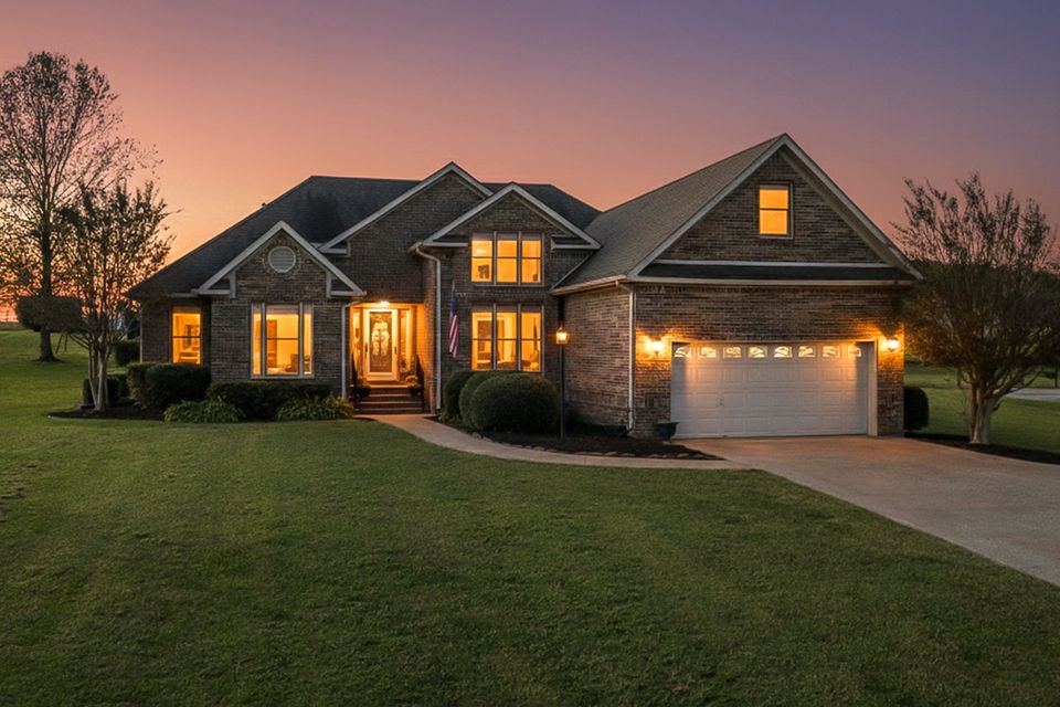 1 web or mls 7 elizabeth cir virtual twilight   clear lens real estate photography 1