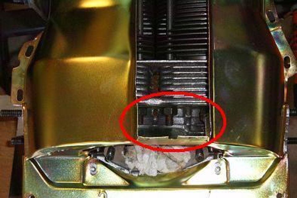 Bare scat cylinder tin red circle
