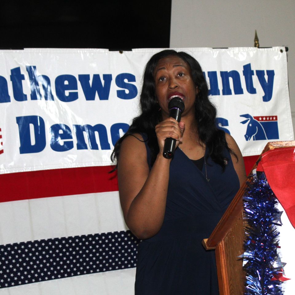 Leslie mehta at the podium